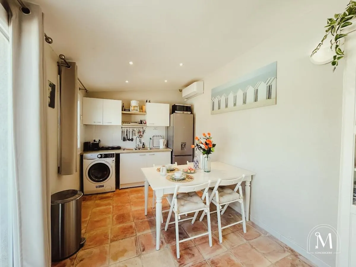 Apartment Studio A Sanary Avec Piscine Privee France