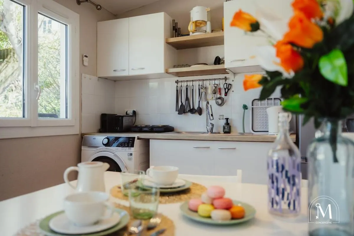 Apartment Studio A Sanary Avec Piscine Privee