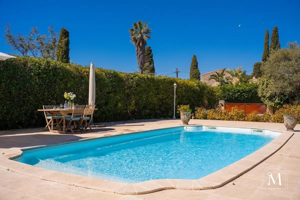 Studio A Sanary Avec Piscine Privee 0*, Sanary-sur-Mer France